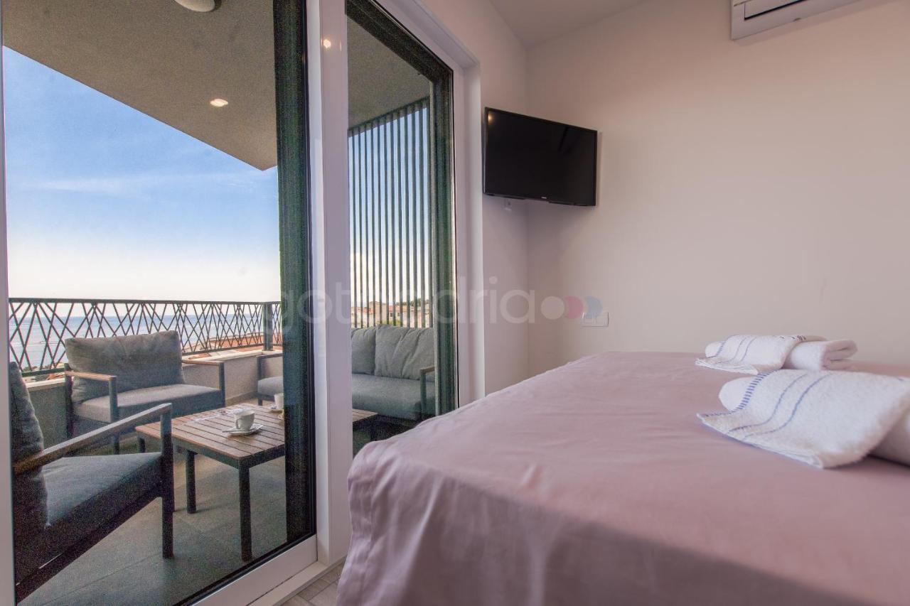 Seashell - Luxury Seaview Apartments Макарска Екстериор снимка