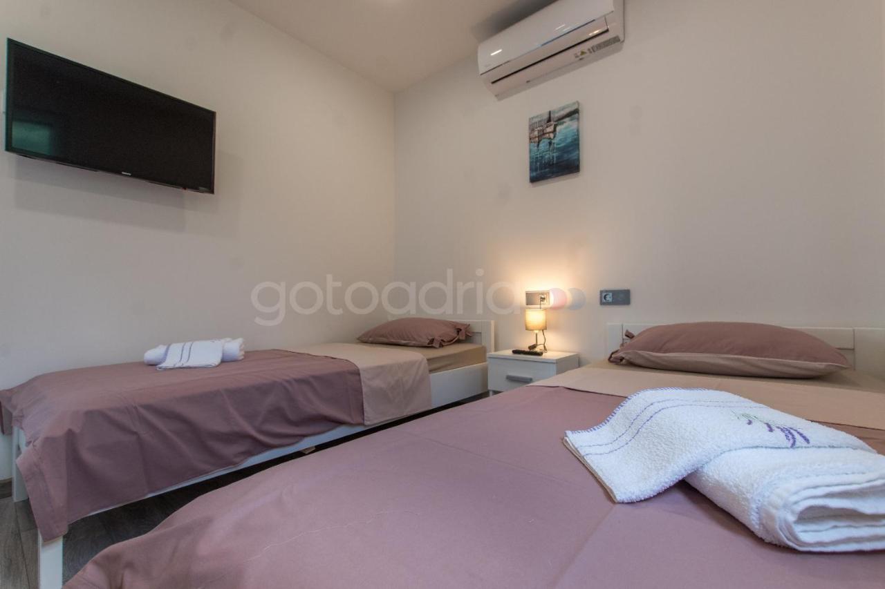 Seashell - Luxury Seaview Apartments Макарска Екстериор снимка
