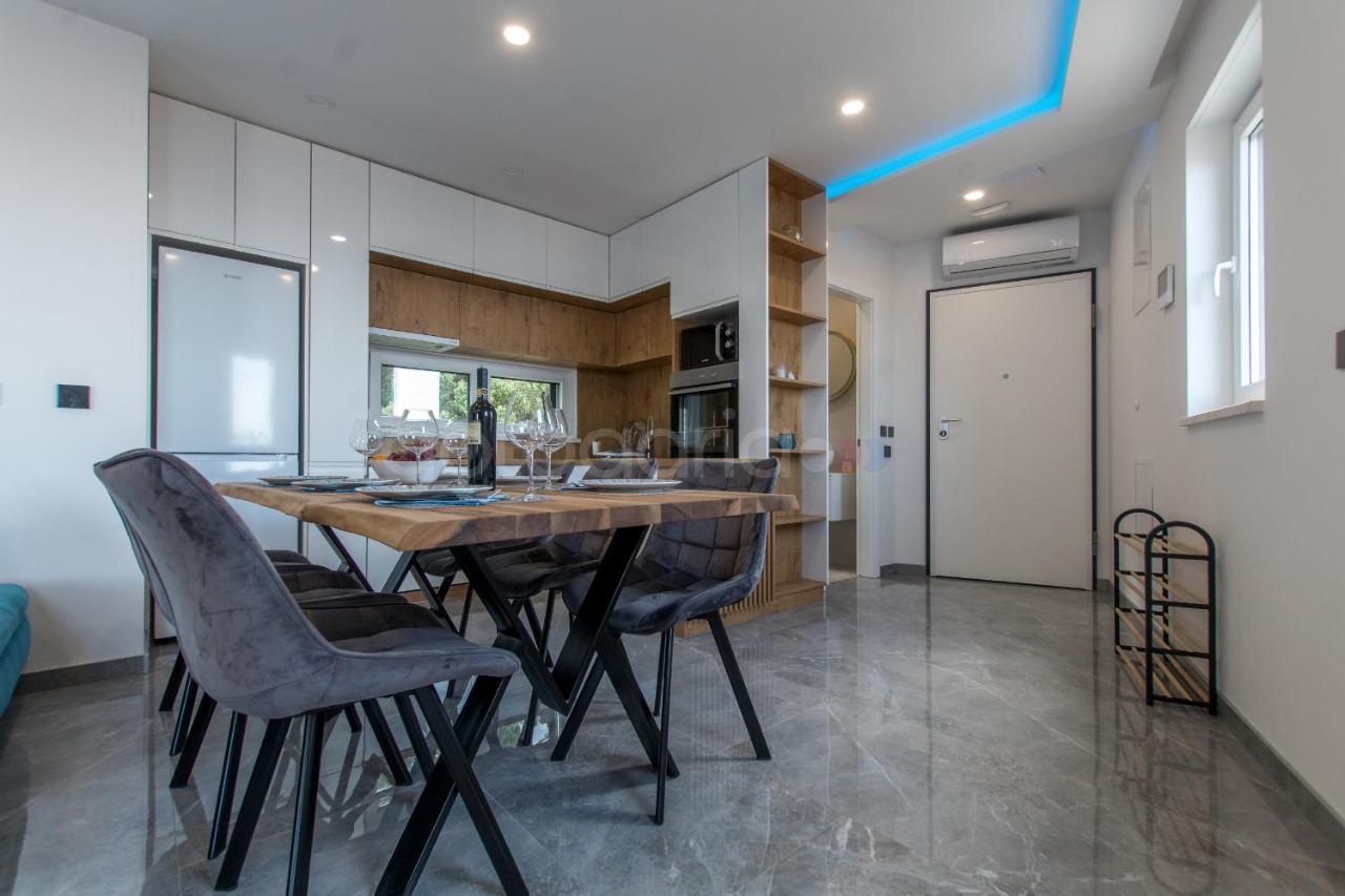 Seashell - Luxury Seaview Apartments Макарска Екстериор снимка
