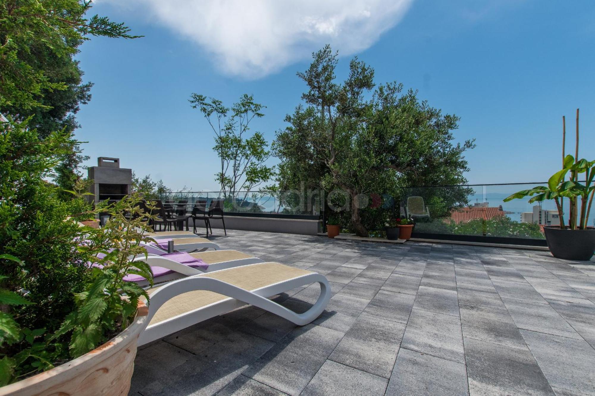 Seashell - Luxury Seaview Apartments Макарска Екстериор снимка